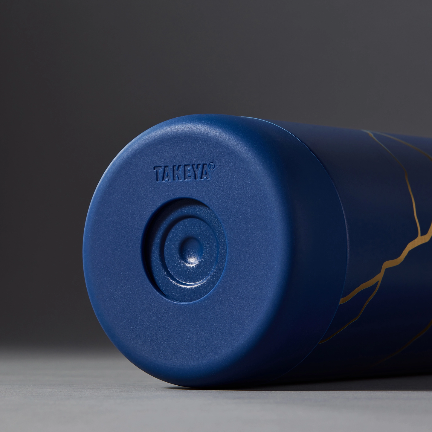 kintsugi-water-bottle-with-spout-lid-o8 51390-TK_HO25_Kintsugi_Takeya9249.png
